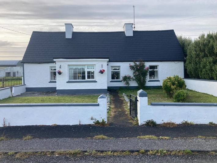 Holiday rental for 4 people, with Terrace and Garden as well as View in Kilkee
