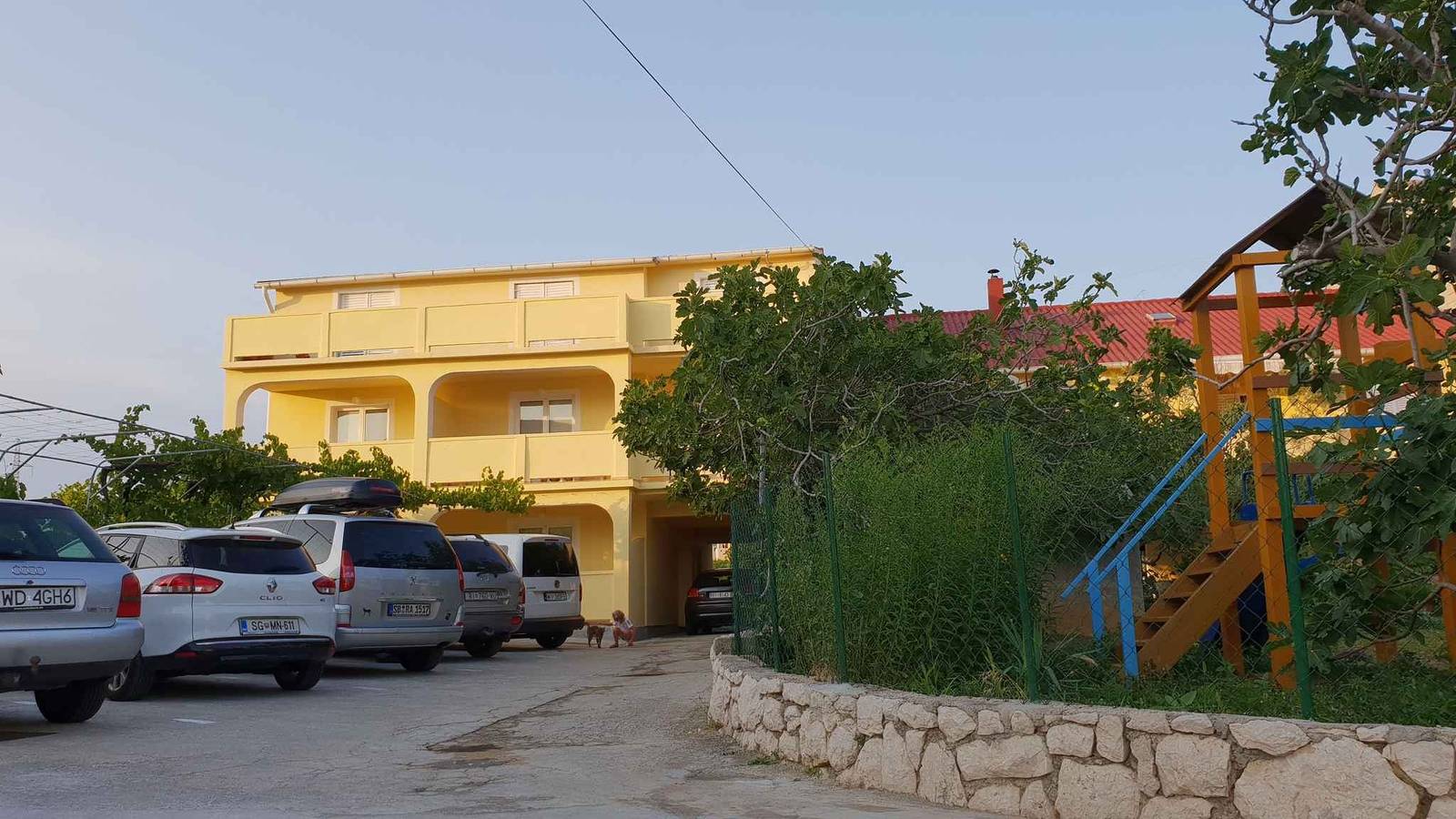 Ganze Ferienwohnung, Ferienwohnung mit Terrasse und Klimaanlage in Lopar, Rab