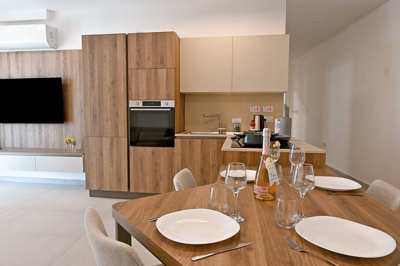 Appartamento intero, Modern Seaside Apart in Marsalforn - 5E in Marsalforn, Zebbug