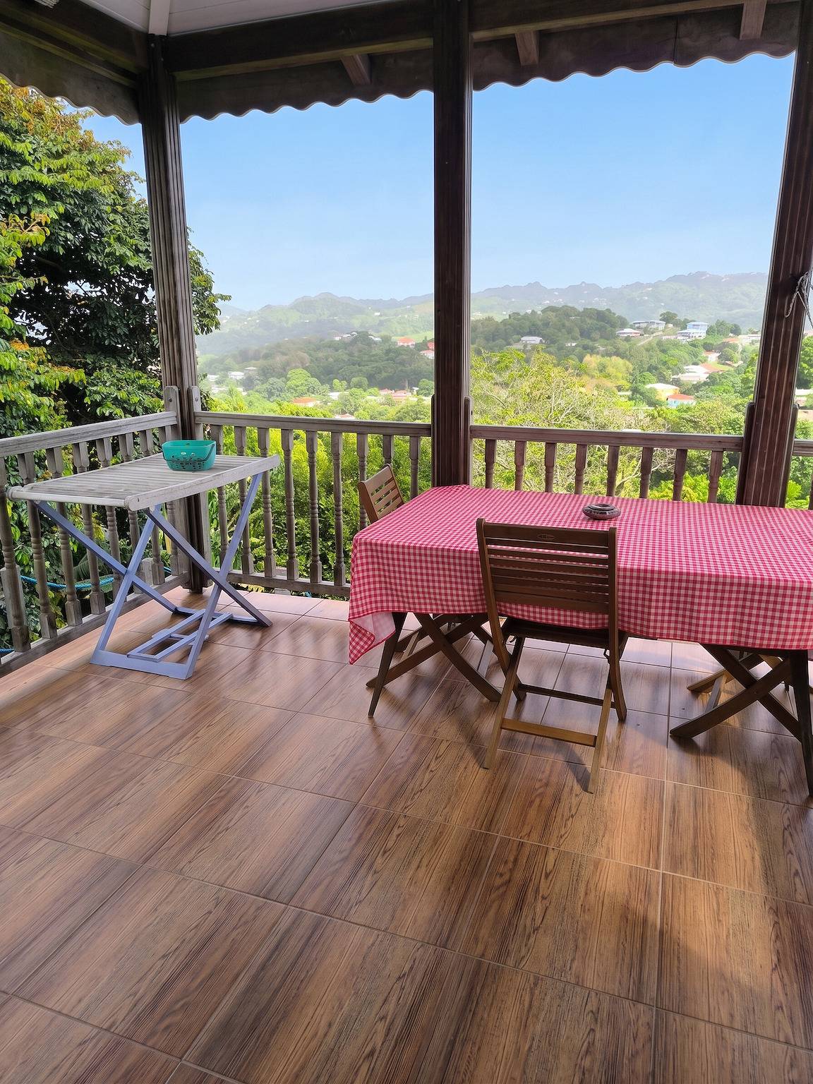 Estudio entero, Moderno estudio con terraza en Le Robert 60 m² in Le Robert, Martinica