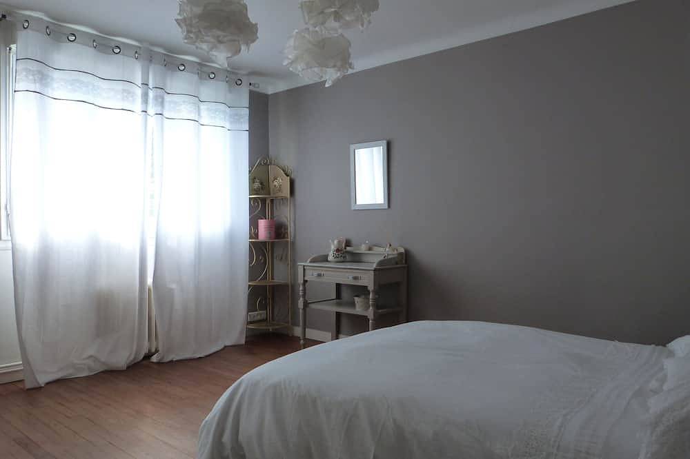 Maison  lumineuse décorée avec soin à 300 mètres de la plage des Sables Blancs. in Concarneau, Région de Quimper