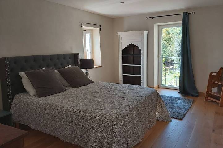 Gîte pour 7 personnes, avec jardin à Planzolles - 3