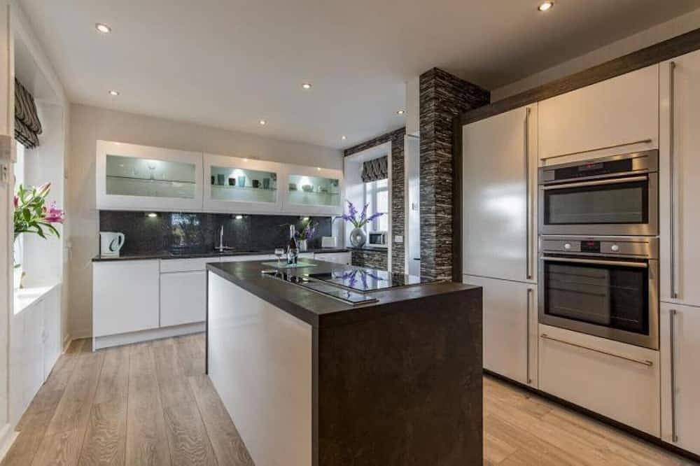 The Old School House - Cosy 3 bedroom Cottage in Wick, Highlands