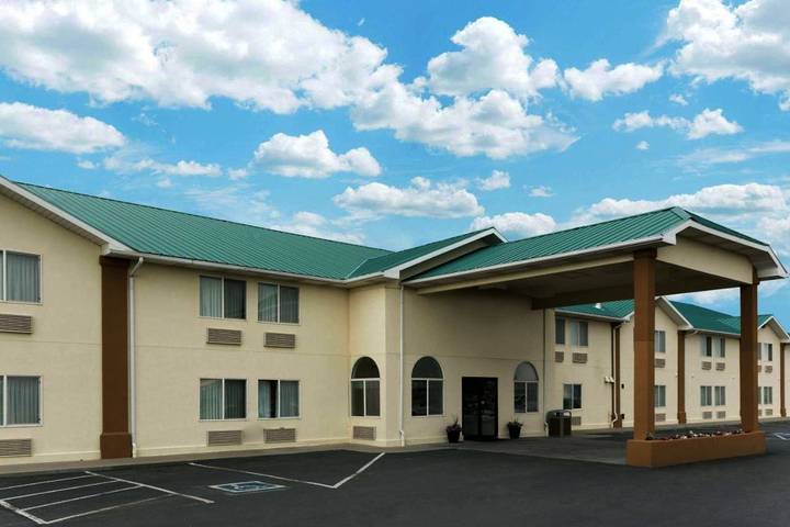 Hôtel pour 3 personnes, avec jacuzzi et piscine