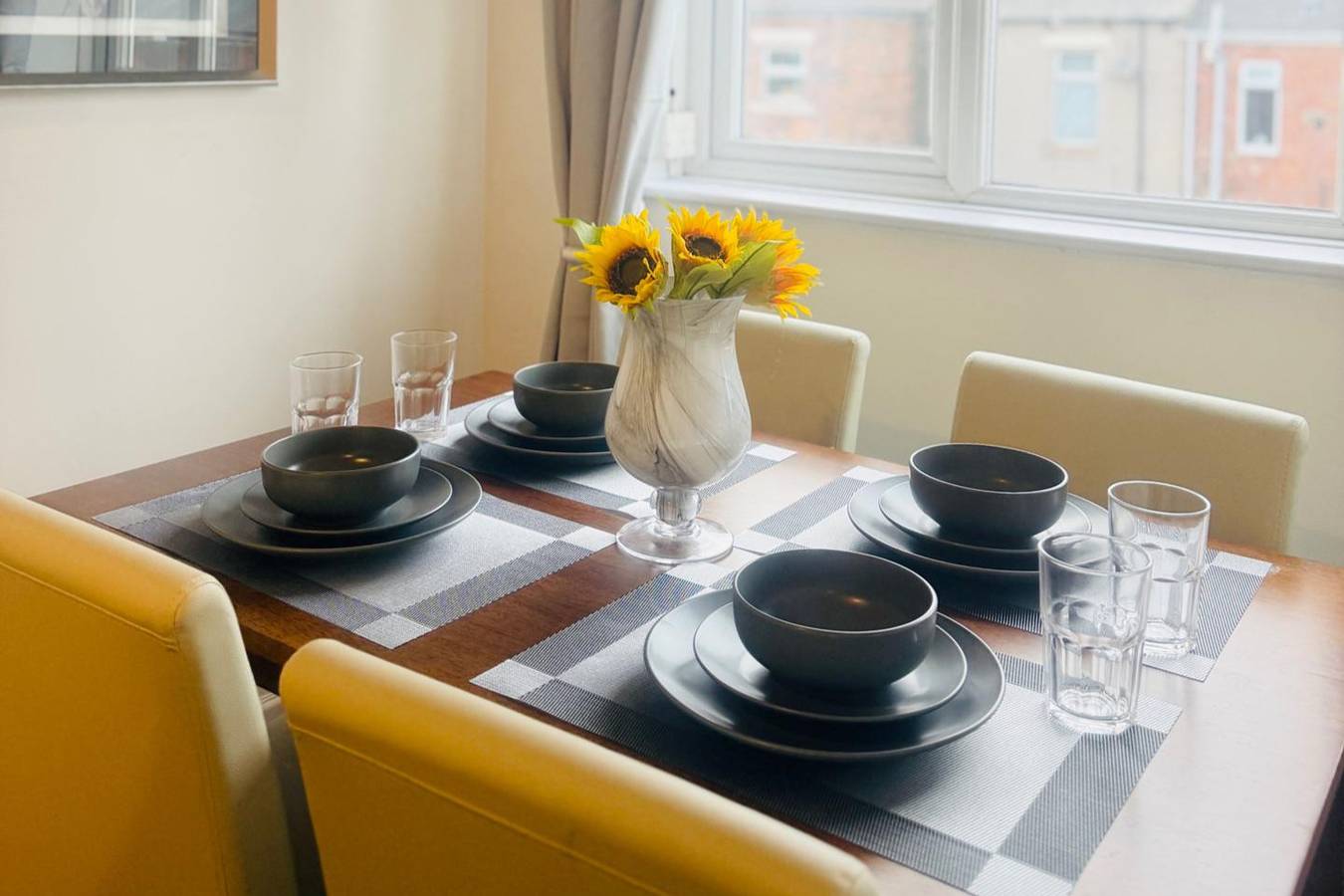 Entire holiday apartment, 1 Bed Flat - Sleeps 3 - Parking - Pet friendly in South Shields, South Tyneside