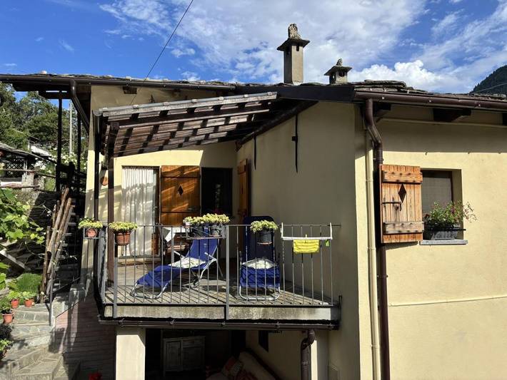Gîte pour 3 personnes, avec Balcon ainsi que Terrasse et Vue à Paesana