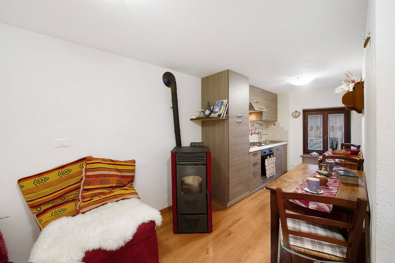 Appartement entier, Appartement 'L'archetto Valle D'Aosta' avec vue sur la montagne et Wi-Fi in La Salle, Comune di La Salle