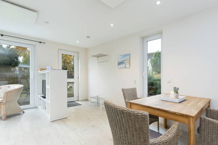 Bungalow für 3 Personen, mit Terrasse und Garten in Grömitz - 2