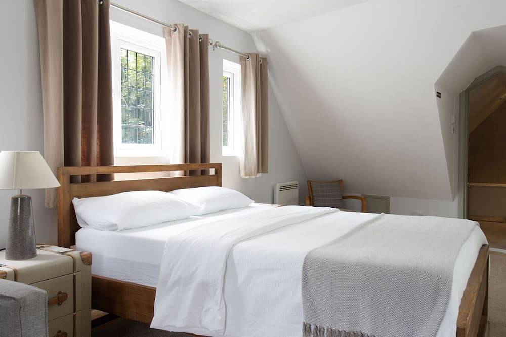 Big Loft in the Heart of Cheam Village (35 min from London City) in Sutton (London), London