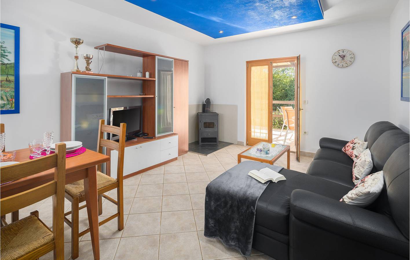 Apartamento vacacional entero, Apartamento de vacaciones para 4 personas con terraza in Tar-Vabriga, Novi Grad