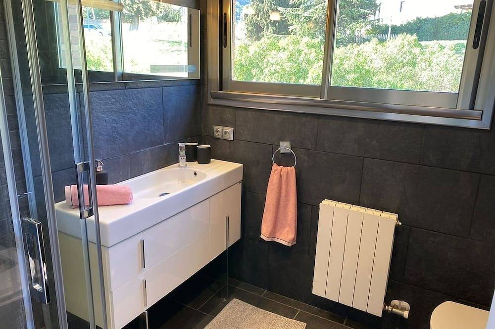 Elegante Casa con Piscina, Sauna, Gimnasio y A/C a 25 km de Barcelona in Vilassar de Dalt, Costa del Maresme