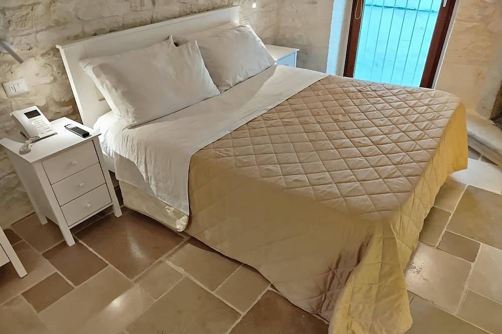 Cummersa - Campanile Inn;\ncomfortable room in historic building in Locorotondo in Locorotondo, Provincia di Bari