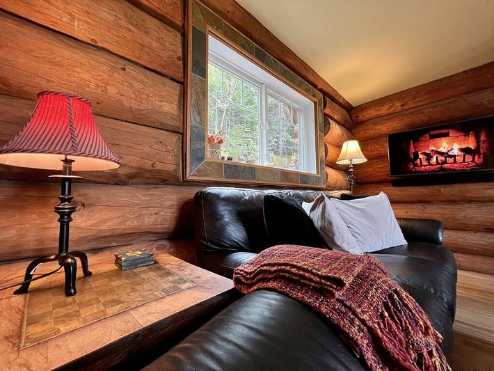 Cabane en bois pour 4 personnes, avec balcon ainsi que jardin et jacuzzi, animaux acceptés dans Canada - 2