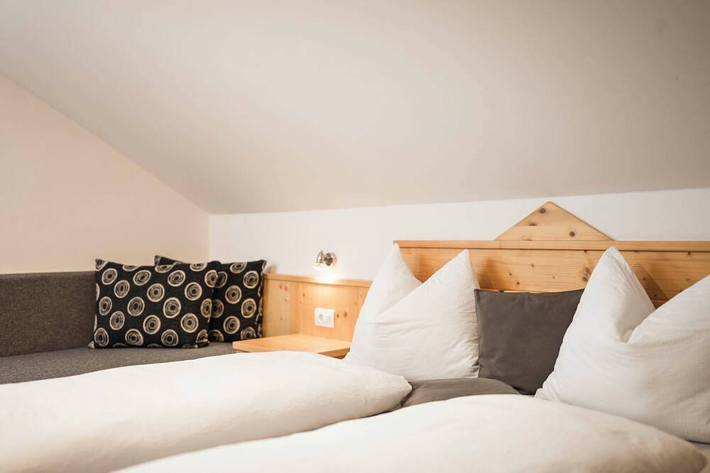 Ganze Wohnung, Ferienwohnung Panorama mit Südbalkon in Rodeneck, Dolomiti Superski