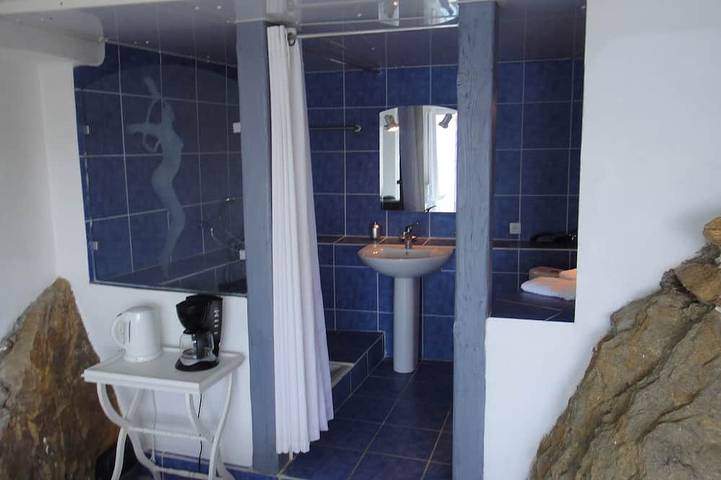 Gîte pour 2 personnes, avec balcon dans Île du Levant - 4