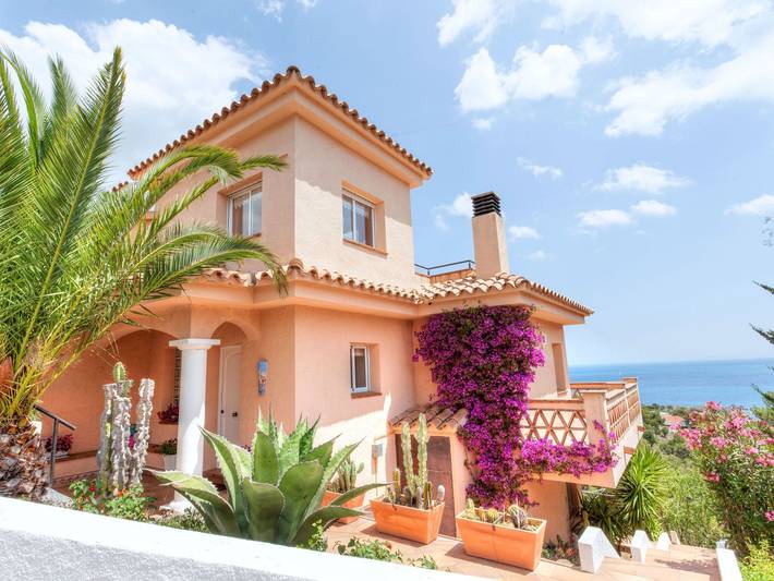 Ferienhaus für 6 Personen, mit Terrasse und Garten sowie Ausblick in Llanca