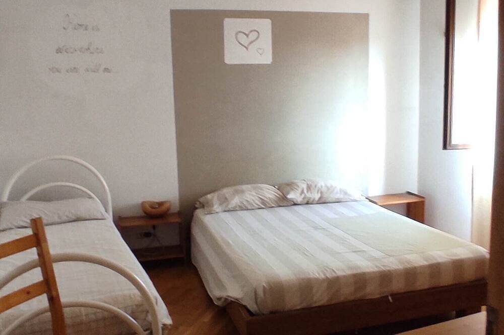 Ganze Wohnung, In the heart of Brixia city in Brescia, Gardasee-Berge