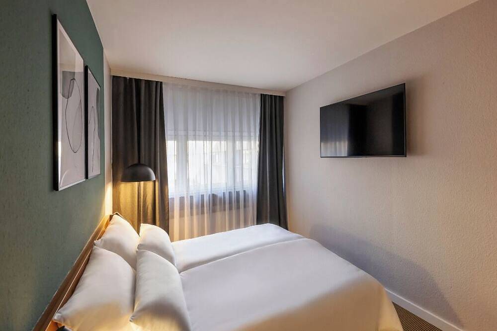 Convenient & Modern Pet-Friendly Room Close to Parks and Shopping Areas in Viewegs Garten- Bebelhof, Braunschweig (Germany)