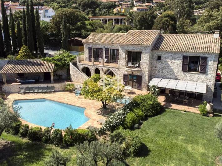 Location de vacances pour 8 personnes, avec piscine et terrasse dans Pramousquier - 2