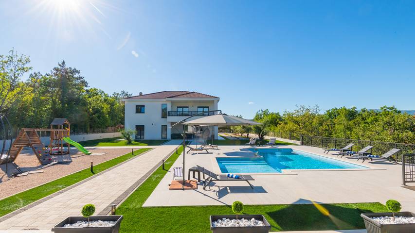 Villa Lea-Makarska by Villas Guide in Imotski, Makarska Riviera
