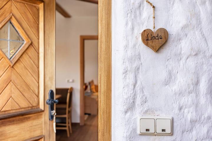 Entire apartment, Holiday Apartment "Thomasegg Hof Linde" with Mountain View, Shared Garden & Wi-Fi in Sarnvalley, Sarntal Alps