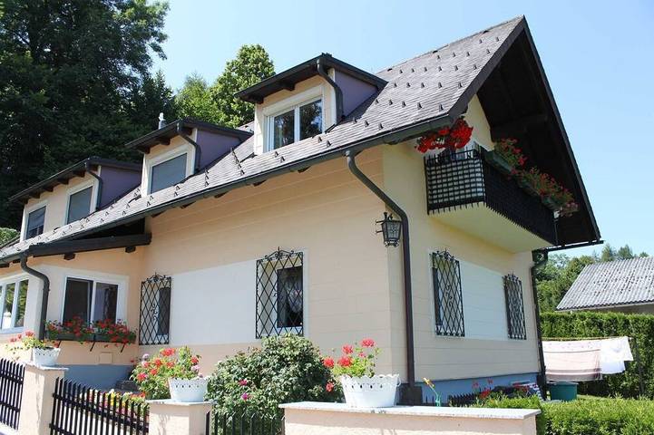 Ferienwohnung für 3 Personen, mit Balkon und Garten in Gmunden