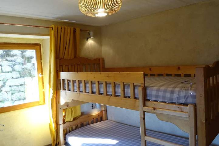 Location de vacances pour 10 personnes, avec jardin et balcon à Gluiras - 4