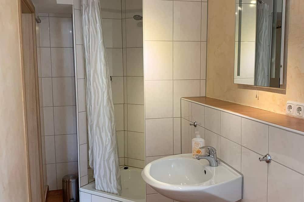 Ganze Wohnung, Landhaus Appartement mit Küche und Bad - ländlich + zentral Nähe Frankfurt in Bad Homburg, Hochtaunuskreis