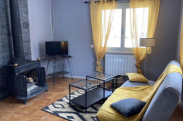 Gîte pour 6 personnes, avec Balcon et Jardin dans Longemaison