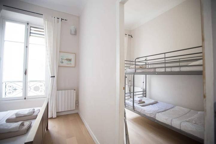 Apartamento entero, Apartamento familiar en un barrio auténtico y su mercado abierto. in Niza, Costa mediterránea (Francia)