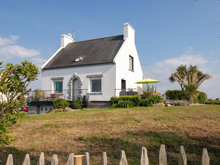 Location de vacances pour 6 personnes, avec jardin ainsi que jacuzzi et terrasse, animaux acceptés dans Plage De Kervenni Plouguerneau