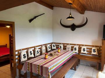 Maison de campagne pour 12 personnes, avec vue sur le lac ainsi que terrasse et jardin, animaux acceptés à Camps-sur-l'Agly