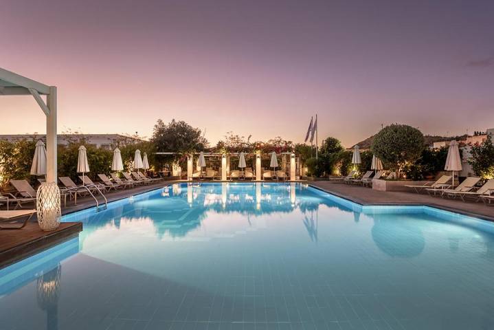 Ferienhaus für 3 Personen, mit Pool und Ausblick sowie Kinderpool und Garten, kinderfreundlich