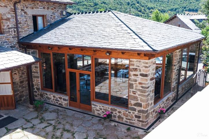 Hotel para 2 personas, con jardín y vistas en Montaña de Luna - 2