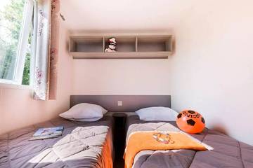 Mobil home pour 4 personnes dans Pen Bé