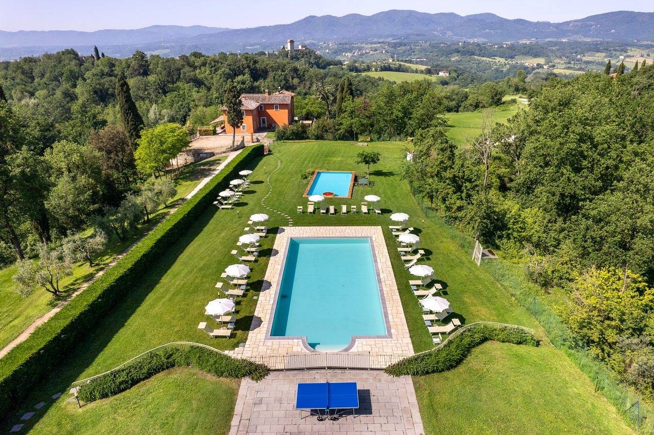 Appartement entier, Tour sur trois niveaux avec piscine in Reggello, Valdarno