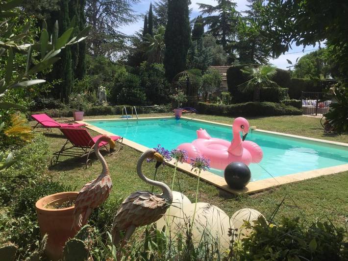 Ferienhaus für 4 Personen, mit Whirlpool und Terrasse sowie Garten und Pool
