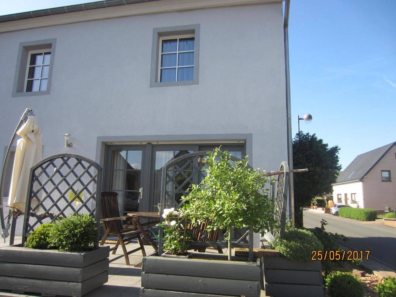 Ganze Wohnung, Wohnung auf einem alten Bauernhof in Neuheilenbach, Eifelkreis Bitburg-Prüm