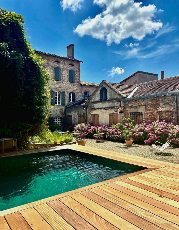 Triple Room with Private Bathroom in Gaillac, Région d'Albi