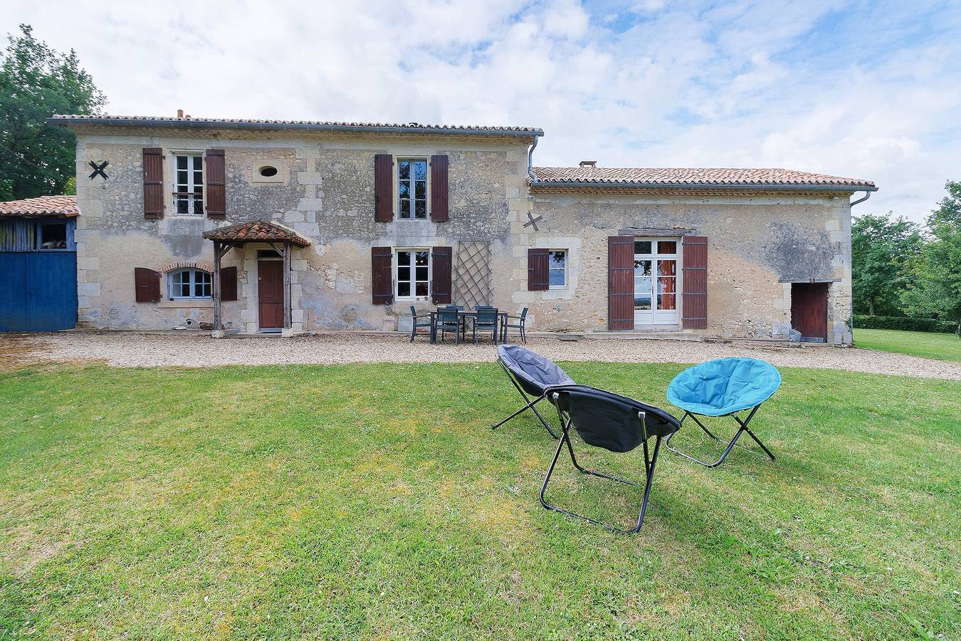Maison de campagne « La Tuilerie » avec piscine privée et jardin privé in Vanxains, Périgord Vert