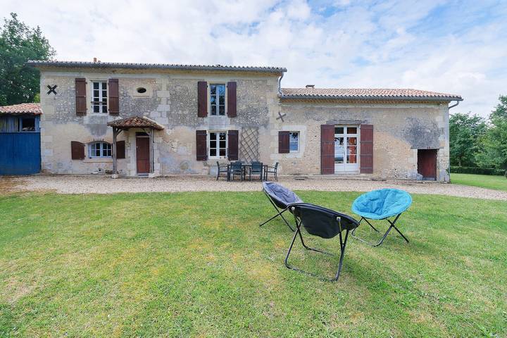 Casa di campagna 'La Tuilerie' con piscina privata e giardino privato in Vanxains, Périgord Vert