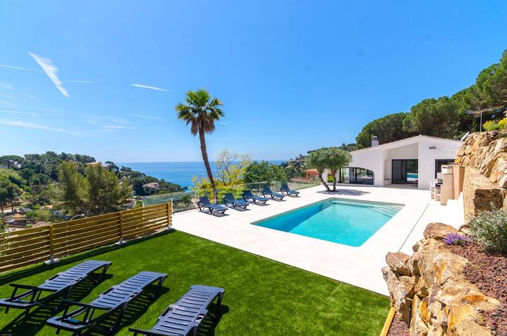 Ferienhaus für 8 Personen, mit Terrasse und Garten