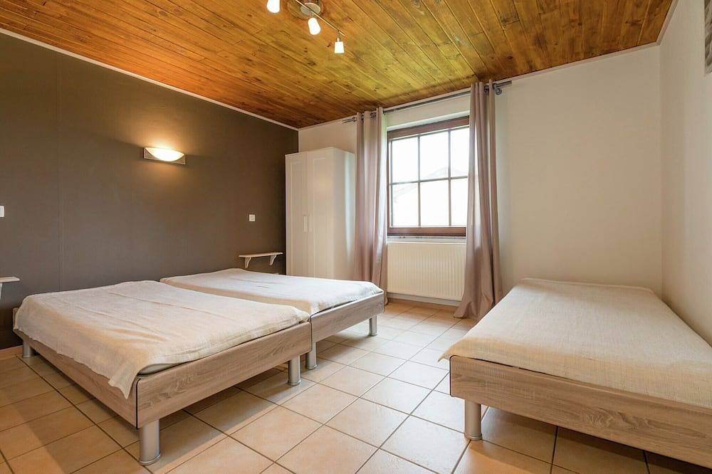 Wunderschöne Villa in Brisy mit überdachter Sauna in Cherain, Gouvy