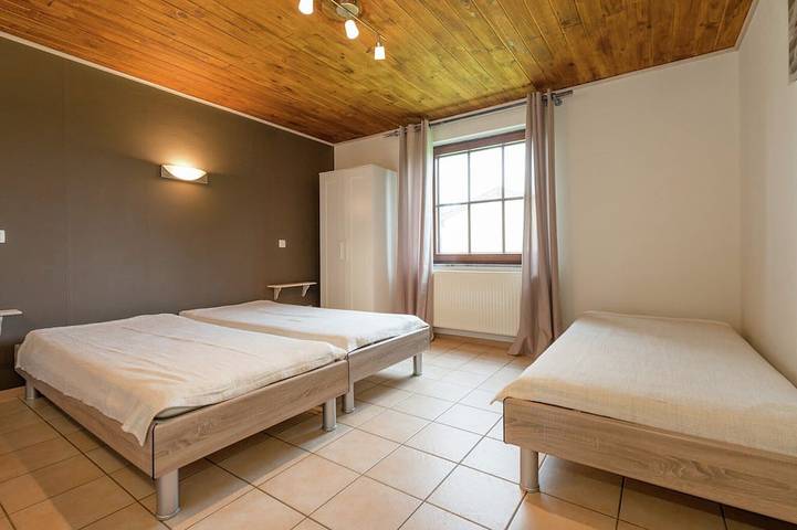 Location de vacances pour 9 personnes, avec sauna ainsi que jardin et balcon dans Cherain - 3