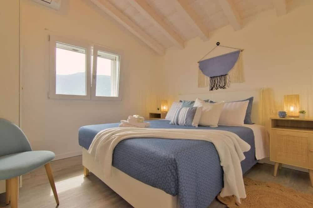 Ganze Wohnung, Penthouse Iseo lake view in Sale Marasino, Catena Bresciana Occidentale