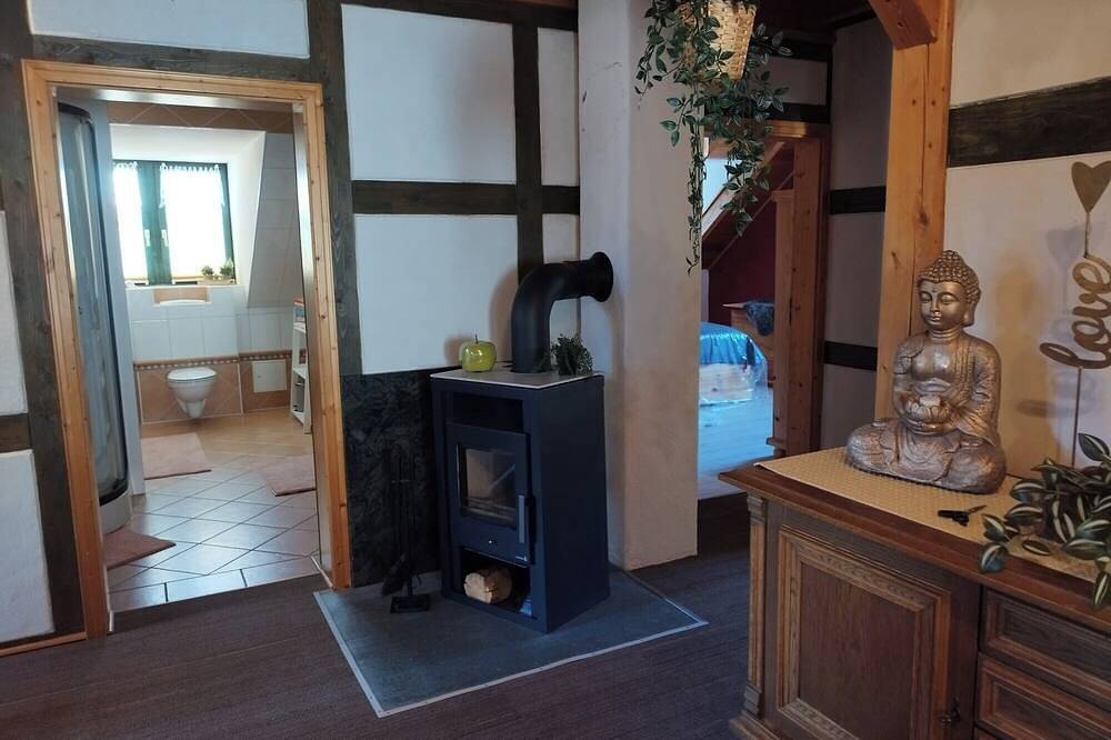 Ganze Wohnung, Dachwohnung im landhausstil in Meiningen, Werratal