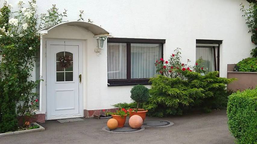Ferienhaus für 3 Personen, mit Sauna und Balkon in Floh-Seligenthal