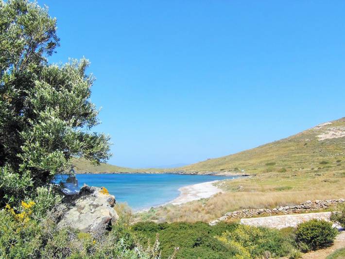 Location de vacances pour 5 personnes, avec balcon ainsi que vue sur l’océan et jardin, adapté aux familles dans Syros - 3