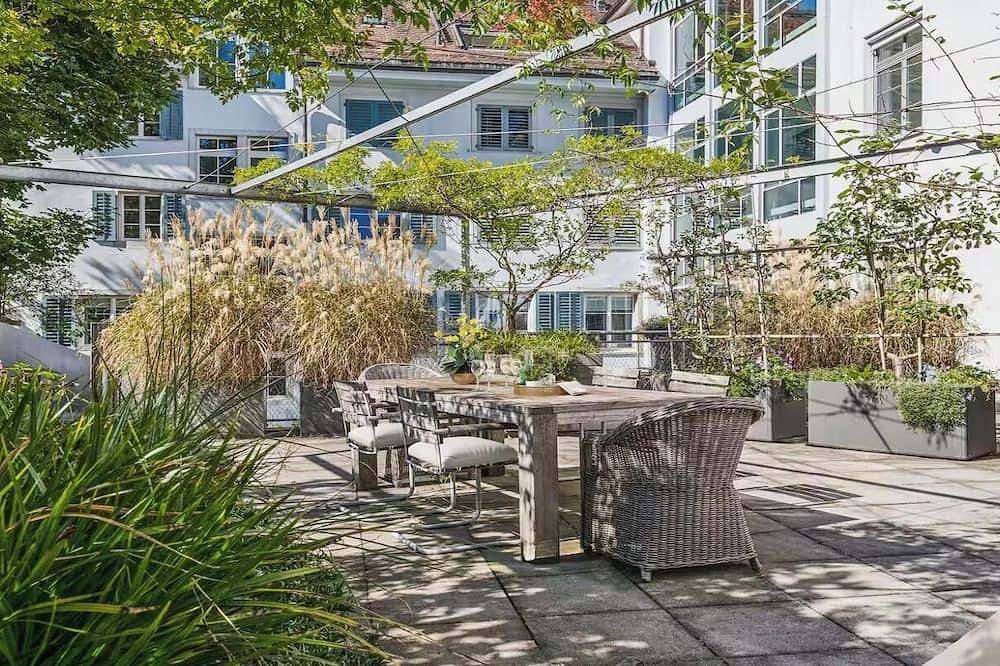 Apartamento vacacional entero, Combining Timeless Elegance, Designer Interiors & An Unrivaled Location-Old Town in Zúrich, Distrito de Zúrich