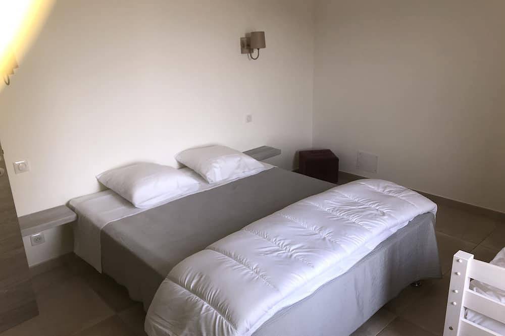 Ganze Wohnung, Pinarellu, in der Nähe von Porto Vecchio, klimatisiert, Schwimmbad, Strand 500 Meter in Pinarellu, Zonza